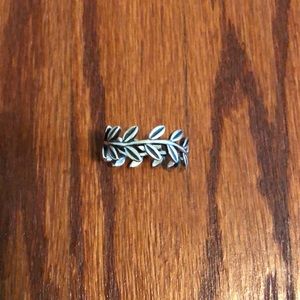 Pandora Leaf ring